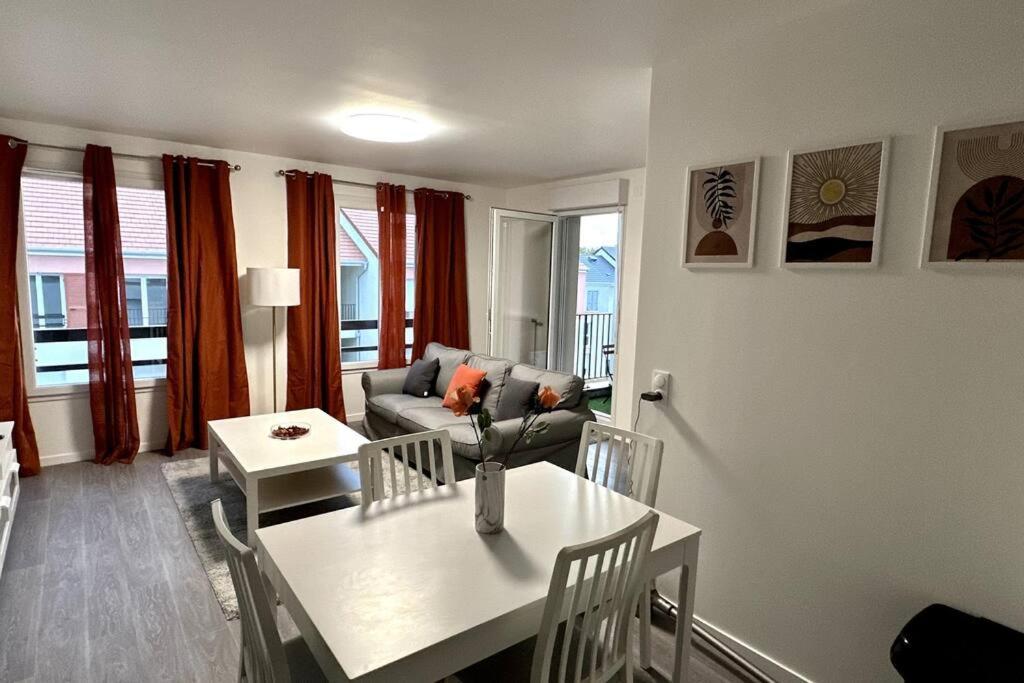 Appartement Cozy - Quartier Residentiel Melun Luaran gambar