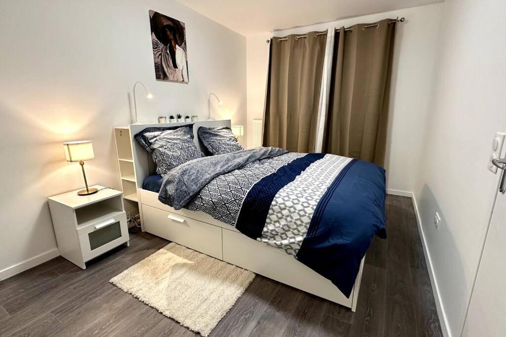 Appartement Cozy - Quartier Residentiel Melun Luaran gambar