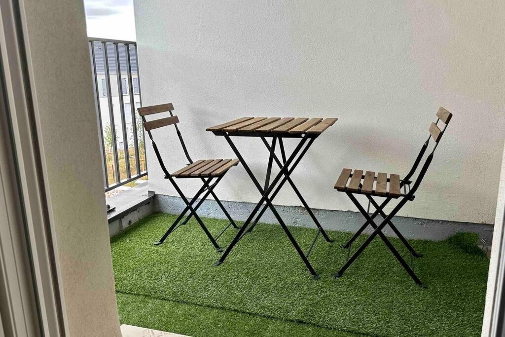 Appartement Cozy - Quartier Residentiel Melun Luaran gambar