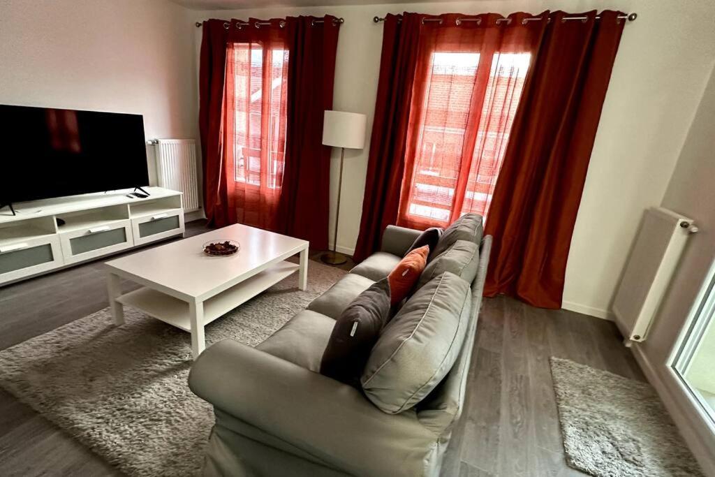 Appartement Cozy - Quartier Residentiel Melun Luaran gambar