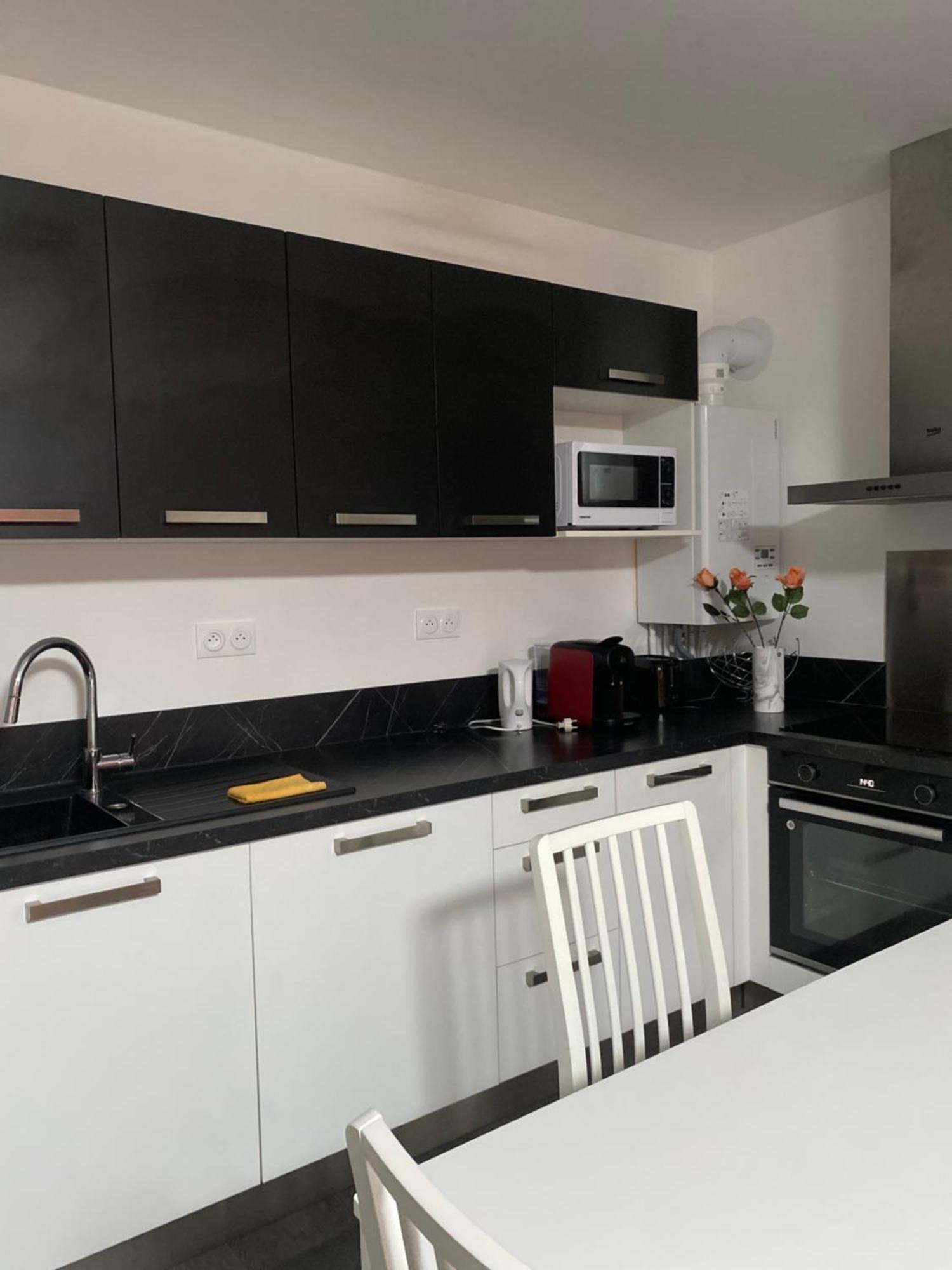 Appartement Cozy - Quartier Residentiel Melun Luaran gambar
