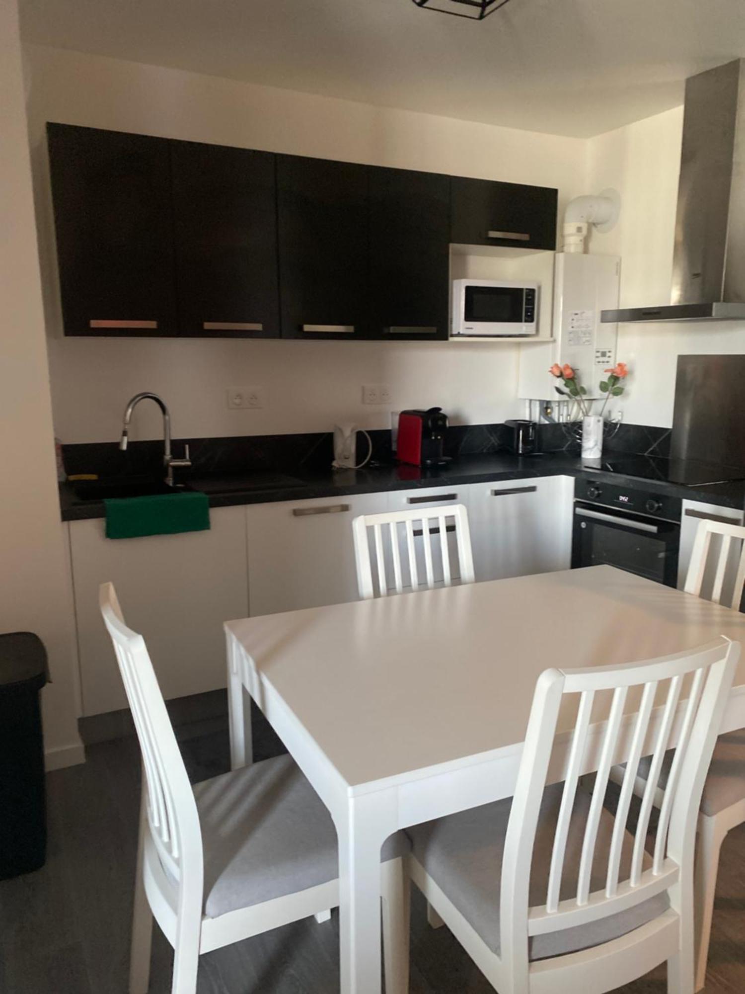 Appartement Cozy - Quartier Residentiel Melun Luaran gambar